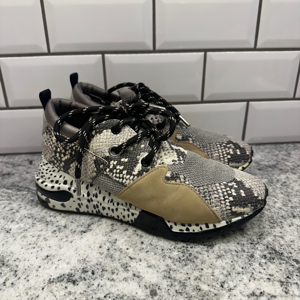 Steve Madden 8 Cliff Sneaker Women Grey Tan Snake Dalmatian Good Chunky Platform